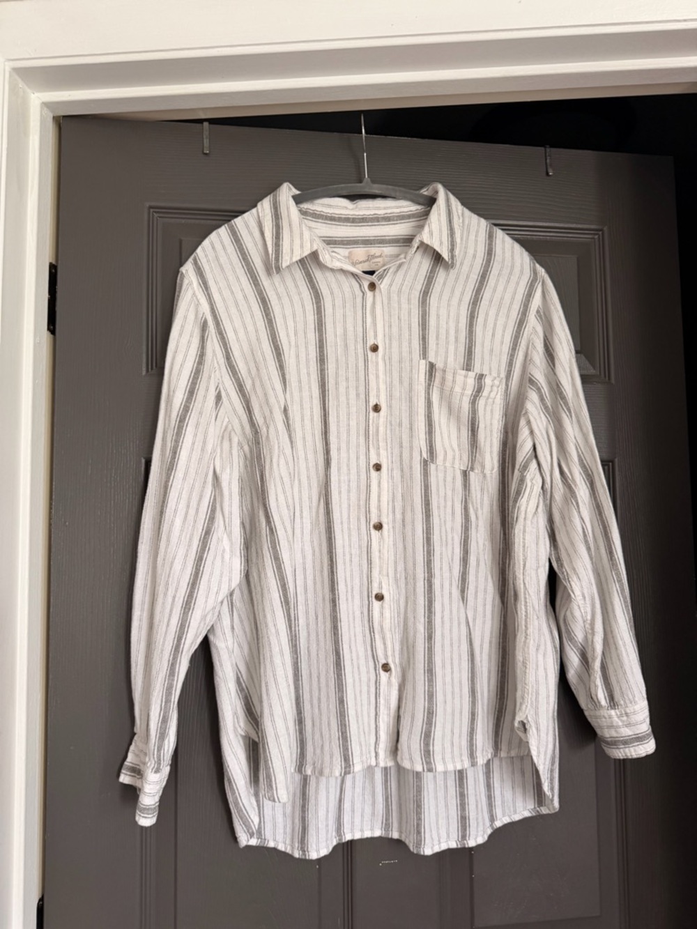 Universal Thread Linen Blend White & Gray Vertical Stripe Button-Down Shirt